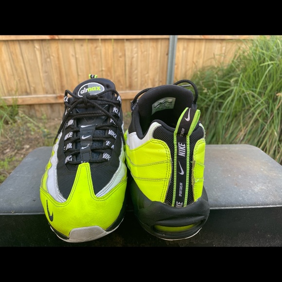 Nike AIR MAX 95 (no box) $70 OBO
TRADES OR OBO SERIOUS INQUIRIES ONLY - Picture 2 of 3